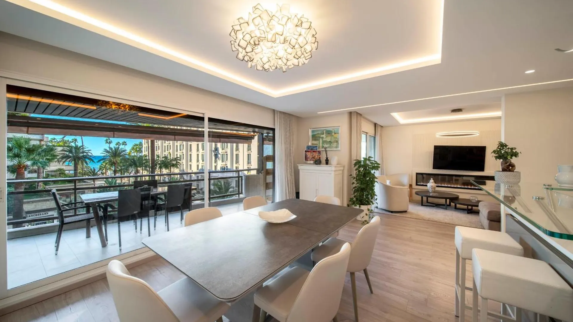 Ref 1924 - Cannes Croisette - Sea View Apartment For Rent